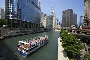 Chicago River Architecture Cruise from Michigan Avenue