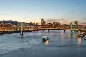 Willamette River Dinner Cruise in Portland