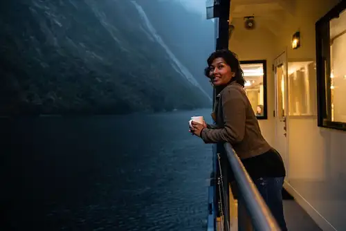 Milford Sound Overnight Cruise with Coach from Queenstown Scenic Views